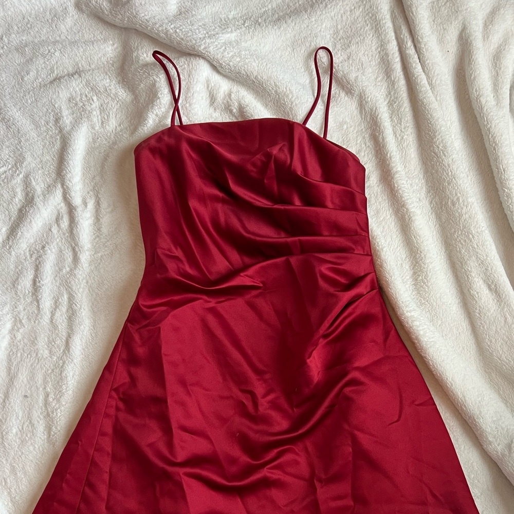 GORGEOUS RED COCKTAIL DRESS